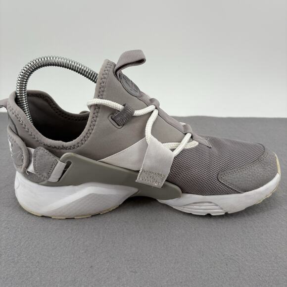 Nike Size 8.5 Womens Air Huarache City Gray AH6804-004 Sneakers Tennis Shoes - Picture 12 of 14